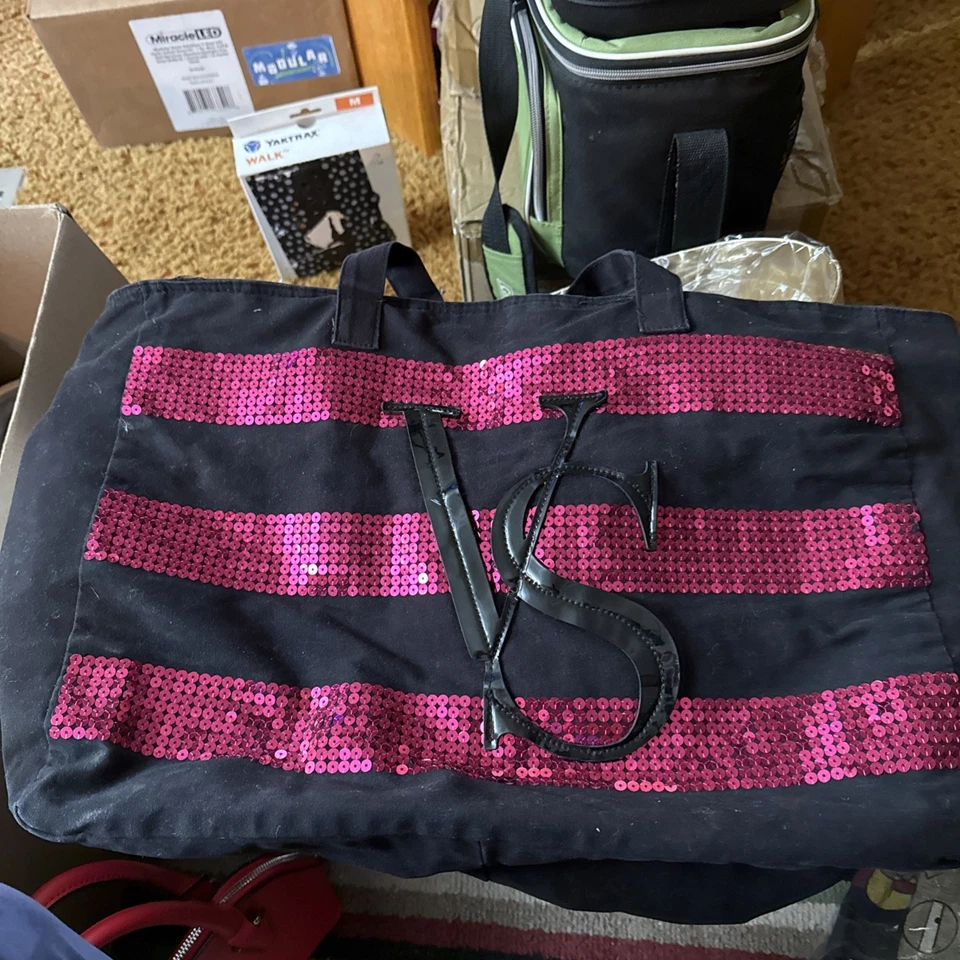 Bolso de Mano/Cartera Grande Victoria's Secret VS Logo Negro Rosa Lentejuelas Foto 1 de 4