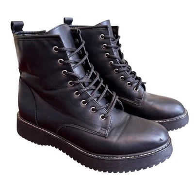 Botas de combate femininas Madden Girl Kurrt 10M pretas com cadarço e zíper lateral KURR01J1 - Imagem 1 de 4