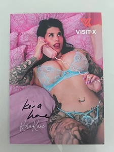 KIRA KANE AUTOGRAMM SIGNIERT AUTOGRAPH SIGNED Autogrammkarte Erotik Model  - Bild 1 von 1