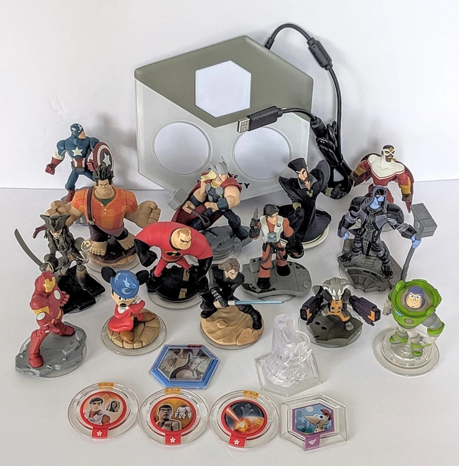 LOTE DE 20 DISNEY INFINITY + BASE 🔥💎 Star Wars Marvel Pixar 2.0 3.0 Figura Disco Foto 1 de 4