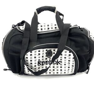 Reebok Duffel Bag Black 17"x10"x11" Organizer Front Pocket Wet Pouch Pocket