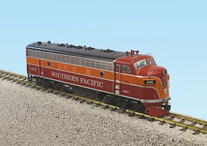 USA Trains G R22388 SOUTHERN PACIFIC F7 A UNIT DAYLIGHT Diesel Locomotive - Picture 1 of 1