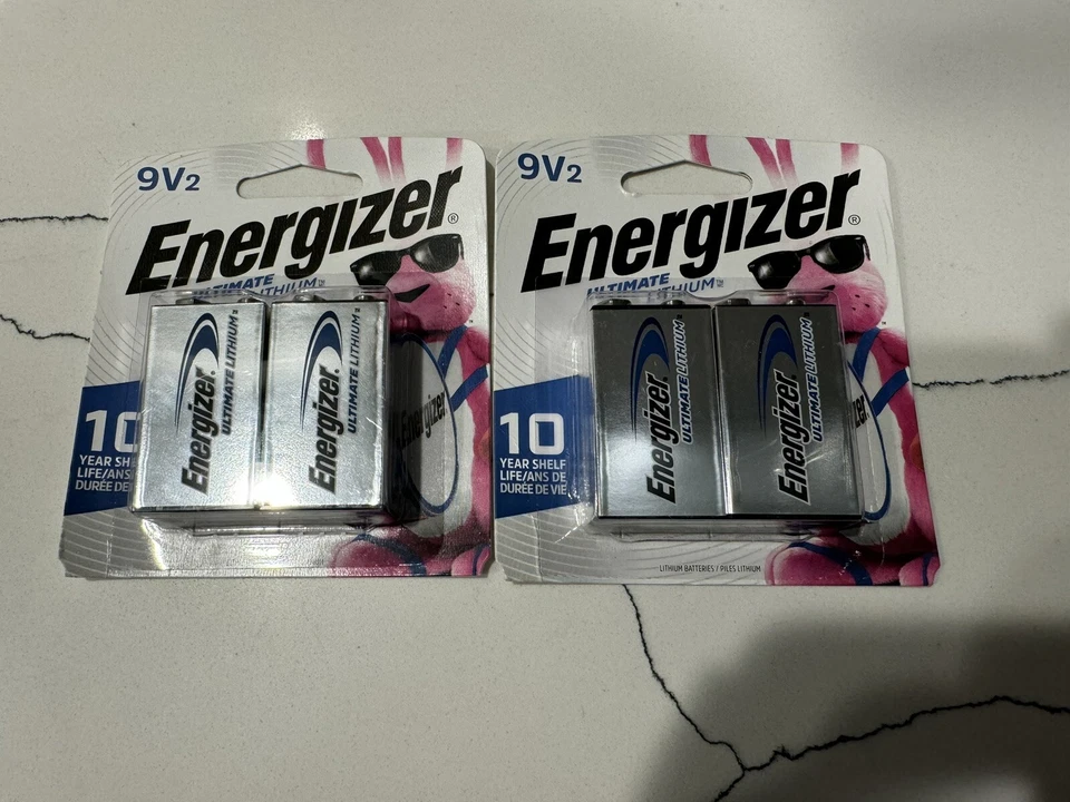 LOT OF 4 Energizer  Ultimate Lithium 9 V Batteries - 4 Count EXP: 2033 - Image 1 of 1