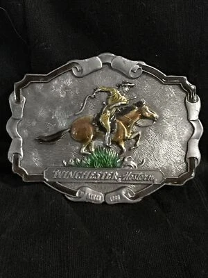 Hebilla de cinturón esmaltada para rifle Winchester Western Horse Express de colección H-156 Foto 1 de 4