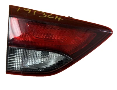 21 22 23 CHEVROLET TRAIL BLAZER (113 W.B.) Tail Light Assembly Left Lid Foto 1 de 4