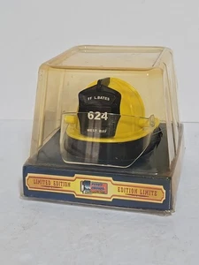FIRST CHOICE COLLECTIBLES MINI FEUERWEHRHELM REPLICA LIMITED EDITION GELB NEU - Bild 1 von 7
