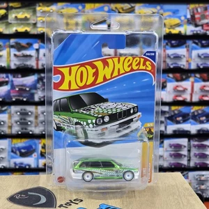 Protector de tarjeta gratuito Hot Wheels 2025 BWM M3 WAGON SUPER TREASURE HUNT STH - Imagen 1 de 9