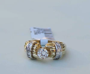Anillo solitario de diamantes de 1/2 CTW para dama con 16 diamantes de princesa - oro amarillo de 14 k  - Imagen 1 de 4