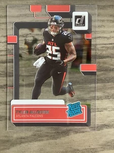Acetato de novato Tyler Allgeier 2022 Clearly Donruss #97 Altanta Falcons radiocontrol - Imagen 1 de 2