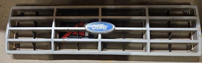 82-86 FORD F150 PICKUP Grille Chrome Horizontal Billet W/Badge(Emblem) OEM Foto 1 de 4