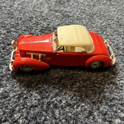 Matchbox Models of Yesteryear YY-18 1937 Cord Supercharged Phaeton Sedan (685) - Image 1 of 4