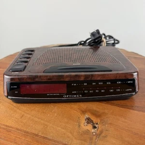 Vintage Faux Wood Grain Optimus CR-319 AM/FM Radio Alarm Clock Red Display WORKS - Picture 1 of 17