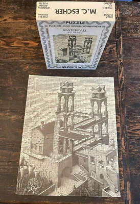 410 件 M.C. Escher Waterfall 木制拼图 罕见 HolzPuzzle 完整 — 第 1/4 张图片