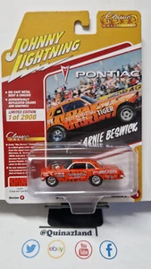 Johnny Lightning Classic Gold 1963 Pontiac Tempest (NG44) - Foto 1 di 2