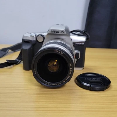 Cámara fotográfica Minolta Maxxum 5 35 mm SLR AF zoom 28-80 mm f/3,5-5,6 probada funcionando Foto 1 de 4