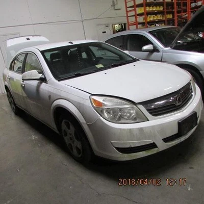 Guardabarros derecho Saturn Aura 2009 blanco Foto 1 de 4