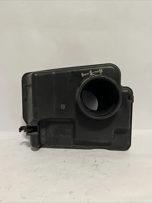 Resonador de admisión de aire 17880-AD010 3,5 L 6 cilindros 2006 Toyota Avalon Foto 1 de 4