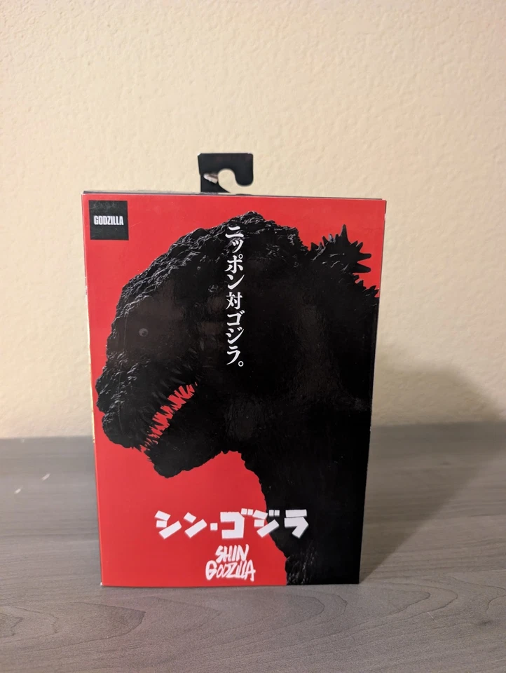 Figura de acción NECA Shin Godzilla 65 aniversario 6" de alto 12" de largo Foto 1 de 4