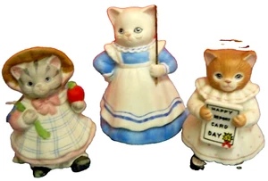 Estatuillas de porcelana de pepino Schmid Kitty 3 piezas niñas escolares y maestra Miss Fish - Imagen 1 de 11