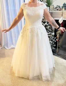 Wedding dress size 14-16, height 5.8 ALLURE BRIDALS - Picture 1 of 22