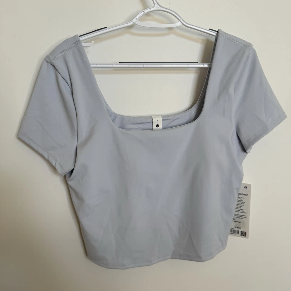 NUEVO CON ETIQUETAS Lululemon Woman’s Wunder Bajo Cubierta Lisa Cuello Cuadrado T Talla 14 STRH Foto 1 de 4