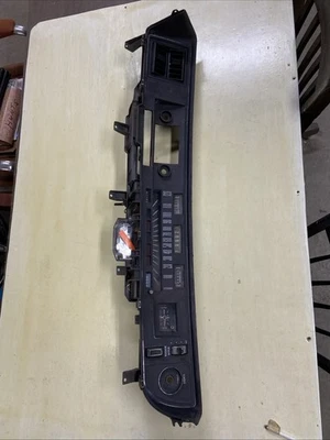 Chrysler New Yorker 1971-73 cuadro de instrumentos Speedo limpiaparabrisas lavadora reloj 2985561 Foto 1 de 4