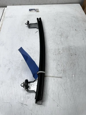 2006-2011 Cadillac DTS DOOR WINDOW  SLIDE GUIDE TRACK CHANNEL Rear Left T17 - Image 1 of 4