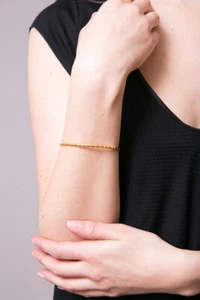 Swan Small Round Chain Gold (Vanessa Mooney) - Picture 1 of 2