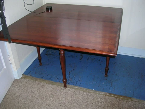 Gate leg drop leaf table BEAUTIFUL CONDITION, 72" x 44" open, 24" x 44" closed Cover