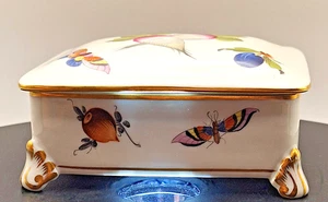 RARE Vtg Herend Hand Painted Porcelain Veggie & Bugs Footed Trinket Box -Hungary - Picture 1 of 10