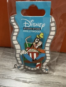 2025 Disney DSSH Studio Store Hollywood Goofy Kino Stuhl Original-Zubehör-Hersteller Pin - Bild 1 von 1