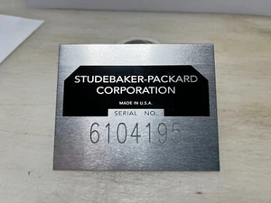 ETIQUETA DE IDENTIFICACIÓN DE PLACA DE DATOS MODELO STUDEBAKER PACKARD MODELO - Imagen 1 de 2