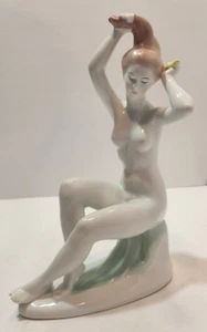 De Colección Aquincum Budapest Baño Belleza Porcelana Mujer Desnuda Cepillarse el Cabello Art Deco - Imagen 1 de 17