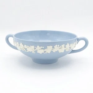 Vintage Wedgwood of Etruria & Barlaston Porcelain Soup Bowl Queens Ware - Picture 1 of 5