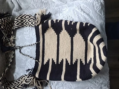 Bolso Wayuu Mochila 100% Auténtico Hecho a Mano Tamaño Grande con Diseño Étnico + Regalo Foto 1 de 4