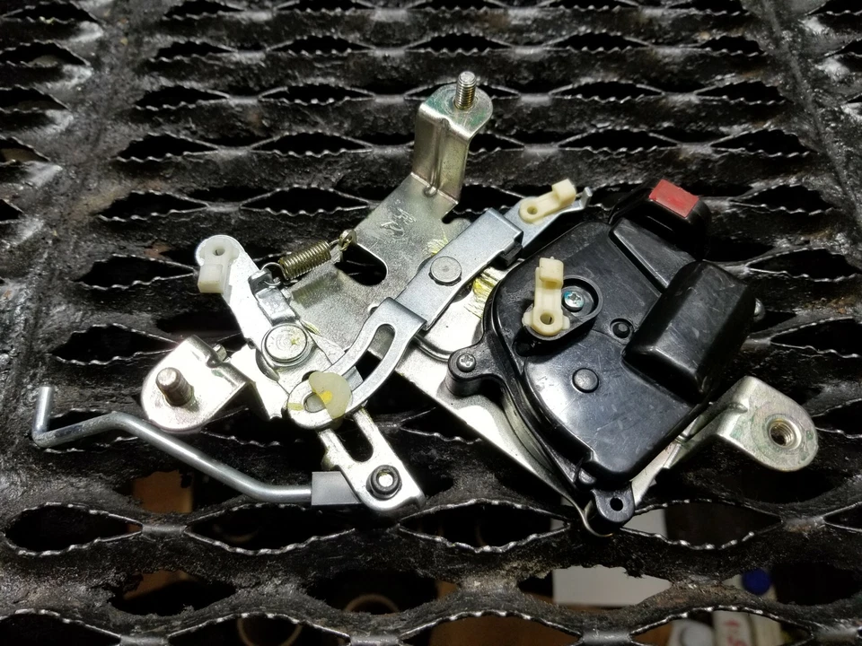 06 07 08 09 HYUNDAI TUCSON MALETERO TRASERO VIDRIO BLOQUEO ELÉCTRICO ACTUADOR OEM Foto 1 de 4