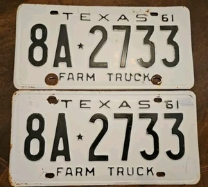 Camión agrícola Texas 1961 matrícula 8A2733 etiqueta par emparejado estrella blanco negro - Imagen 1 de 4