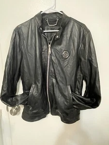 Philipp Plein Homme Edizione Limitata Giacca da motociclista in vera pelle di pecora nera con zip KYPTKA - Foto 1 di 13