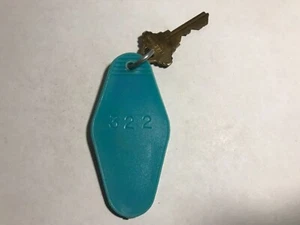 Vintage Hotel Motel Room Key Fob & Key #322 - Picture 1 of 2