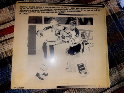 1993 NHL HOCKEY LASERPHOTO DOMINIC HASEK BRAD MAY PLAYOFF WIN BUFFALO SABRES AHL - Image 1 of 4