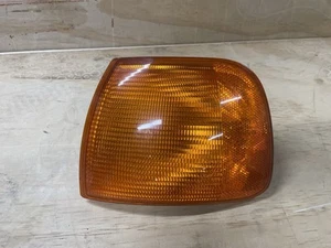 ✅ 99-03 OEM Volkswagen Eurovan MV Front Left Driver Turn Signal Repeater - Picture 1 of 8