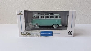2014  M2 Machines Diecast-1962 VW MICROBUS DELUXE USA MODEL - VWO2 14/02 -1:64 - Picture 1 of 6