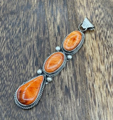 Native Navajo Handmade Sterling Silver Spiny Oyster Shell Drop Pendant - Image 1 of 3