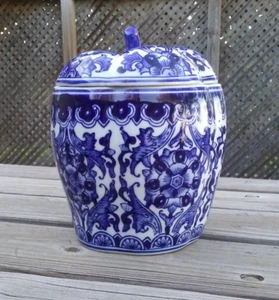 Blue and White Porcelain Lidded Ginger Jar - Picture 1 of 4