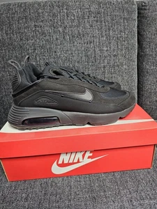Nike Air Max 2090 Triple Black Größe EU 45 UK 10 Wert 299 € - Bild 1 von 7