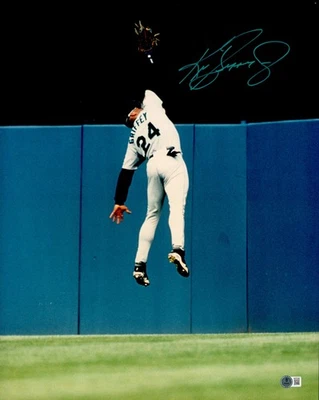 Ken Griffey Jr. Signed 16x20 Photo Seattle Mariners (Wall Catch) Beckett Wit - Image 1 of 4