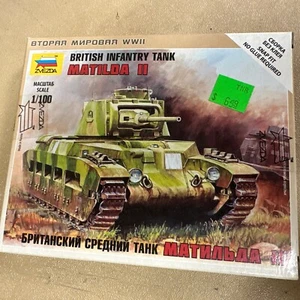 Zvezda 6171 1/100 (15mm) British Matilda II Plastic Model Flames Of War Etc - Picture 1 of 2
