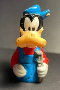 Mini Figuras Disney Vintage Goofy Plástico Duro Marioneta de Dedo 2 1/2" de Alto. - Imagen 1 de 3