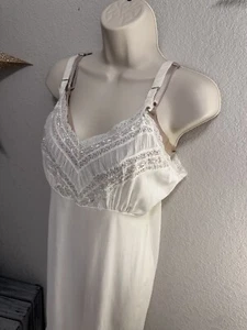 VINTAGE Penney's Adonna Slip Ivory with Lace Adjustable Straps Super Elegent - Picture 1 of 13
