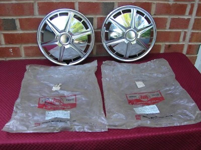 71 72 73 74 TOYOTA COROLLA NOS TAPACUBOS CUBIERTAS DE RUEDA pt# 42621-12060 Foto 1 de 4